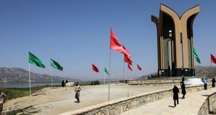 اجتماع با شکوه مردم در مراسم گرامیداشت شهدای فتح میمک نشان از شکست جنگ نرم دشمن دارد