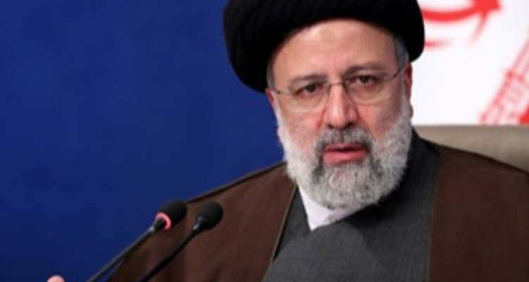 رئیسی: کمبودی در زمینه واکسن‌ کرونا نداریم/ کلاس‌های درس و امتحانات حضوری شود