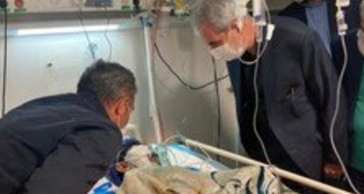 عیادت وزیر آموزش و پرورش از «دانش‌آموز مصدوم ایلامی در حادثه انفجار مین»