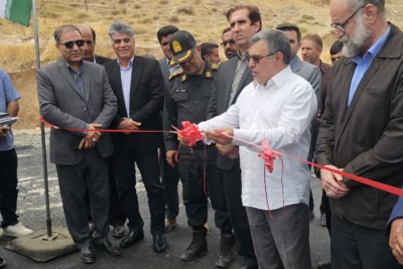 بهره برداری از 2 کیلومتر محور قاضی خان بدره همزمان با هفته دولت