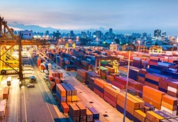 ثبت ۳۴۸ میلیون دلار صادرات در گمرک مرزی مهران از ابتدای سال تا پایان مردادماه