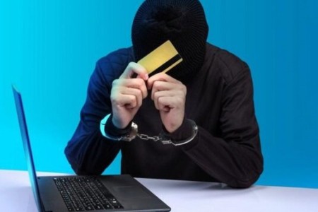 هشدار قضایی به صاحبان حساب‌های بانکی؛ کارت خود را در اختیار دیگران نگذارید