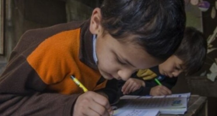 بیش از ۱۱ هزار دانشجو و دانش آموز در ایلام مورد حمایت کمیته امداد هستند