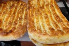 انتقاد شدید استاندار ایلام از کیفیت نان در استان