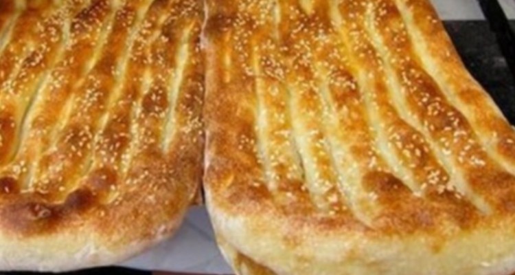 انتقاد شدید استاندار ایلام از کیفیت نان در استان