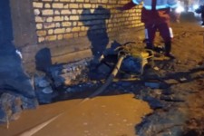 تخلیه آب ۲۵ واحد مسکونی متاثر از آبگرفتگی در بخش مورموری ایلام