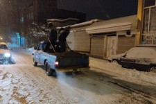 فعالیت ۳۵۰ نیروی شهرداری ایلام برای پاکسازی معابر از برف