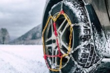 امداد رسانی پلیس به ۱۴۵۰ خودرو گرفتار در برف ایلام