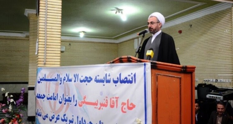 نفوذ کلام ائمه جمعه منوط به حضور منسجم و پرشور نمازگزاران است