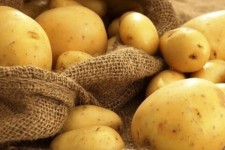 قیمت سیب‌زمینی چهره ایلامی‌ها را سرخ کرد/ بازهم دست دلال‌ها در کار است