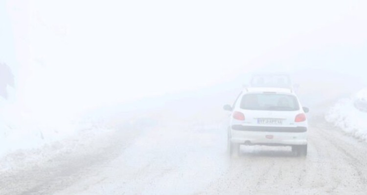 رییس پلیس راه : محورهای مواصلاتی ایلام لغزنده است