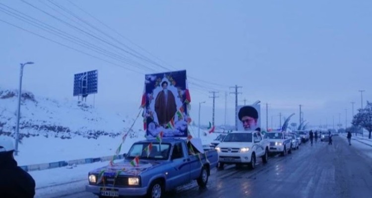 همزمان با سالروز ورود ‌امام ‌(ره) رژه موتوری و خودرویی در ایلام برگزار شد