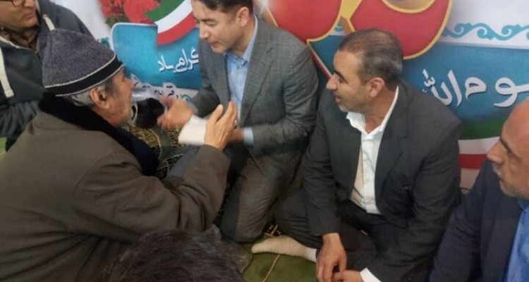 میز خدمت در پایگاه های نماز جمعه ایلام برگزار می شود