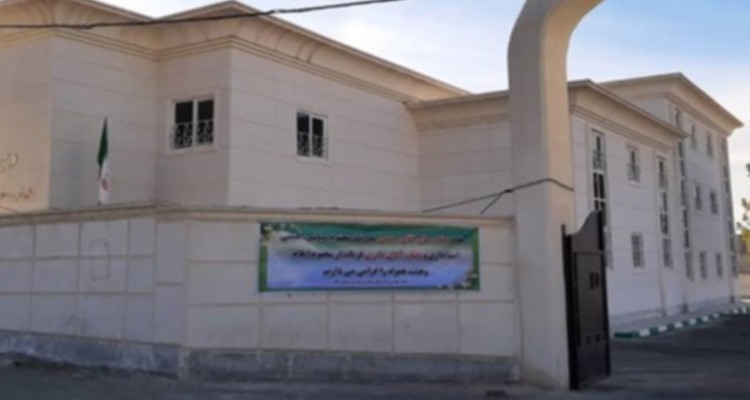 افتتاح هنرستان ۱۲ کلاسه مصلی‌نژاد به مناسبت دهه فجر در ایلام