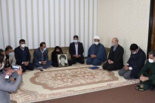 دیدار نماینده مردم ایلام در مجلس شورای اسلامی و مدیرکل بنیاد شهید و امور ایثارگران استان ایلام با خانواده های معظم شهدا