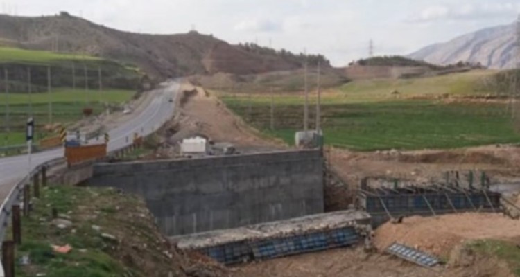 انتقاد فرماندار آبدانان از روند کند پیشرفت پروژه چهارخطه کردن آبدانان -دهلران