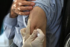 ۹۹ درصد فرهنگیان ایلام واکسن کرونا تزریق کرده اند