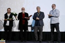 ماجرای درخواست شهید سلیمانی از تهیه‌کننده ایستاده در غبار برای ساخت یک مستند/ هر چه آموختم از مسجد است