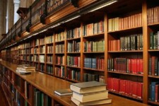 اینستاگرام هشت ساعت، چرخ‌زدن در کتاب...؟