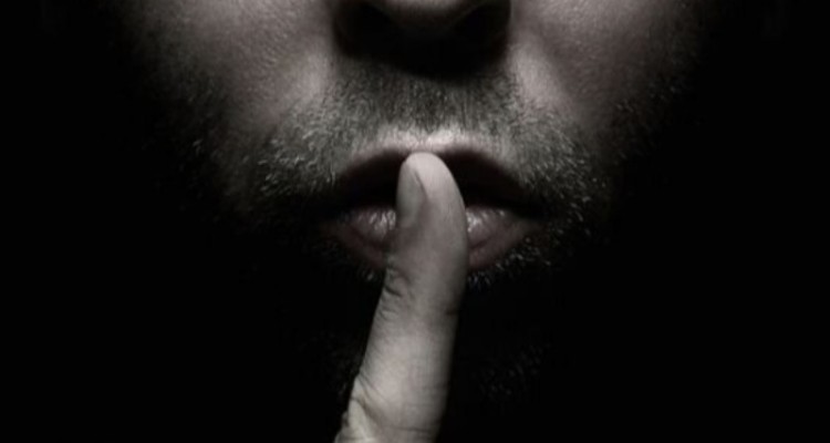 خاموشی طلاست...