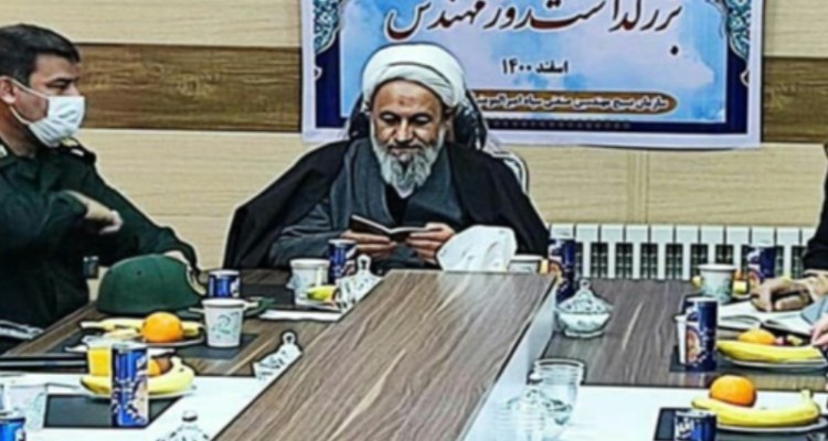 مهندسین با دو بال علم و ایمان کشور را در عرصه اقتصادی تقویت کنند