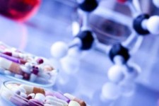 گرانی دارو؛ تبعات سهل‌انگاری در برخورد با تعارض منافع حوزه سلامت/ لزوم ورود دستگاه قضا به گلوگاه های فساد سازمان غذا و دارو