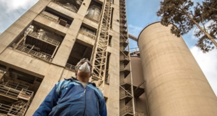 فرماندار ویژه دهلران: از روند کار پروژه کارخانه سیمان راضی نیستیم