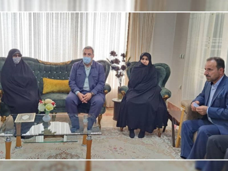 تقدیم بیش از ۳۰۰ شهیده زن در ایلام تقدیم بیش از ۳۰۰ شهیده زن در ایلام