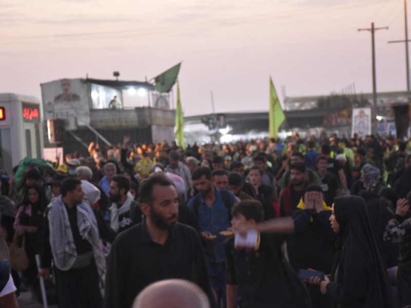 فعالیت ۴۰ موکب مردمی در مسیرهای منتهی به مرز مهران/ارائه خدمات به زائران تا یک هفته بعد از اربعین فعالیت ۴۰ موکب مردمی در مسیرهای منتهی به مرز مهران/ارائه خدمات به زائران تا یک هفته بعد از اربعین