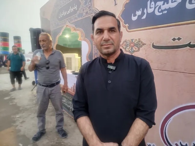 پذیرایی از 10 هزار زائر در مهران توسط پتروشیمی ایلام پذیرایی از 10 هزار زائر در مهران توسط پتروشیمی ایلام