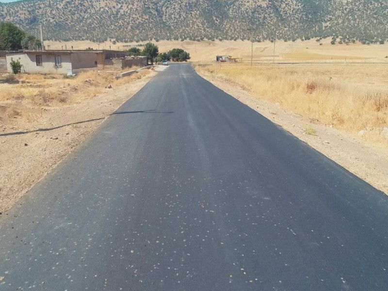 عملیات روکش آسفالت ۱۵ کیلومتر راه پشته وامرز چرداول از سر گرفته شد عملیات روکش آسفالت ۱۵ کیلومتر راه پشته وامرز چرداول از سر گرفته شد
