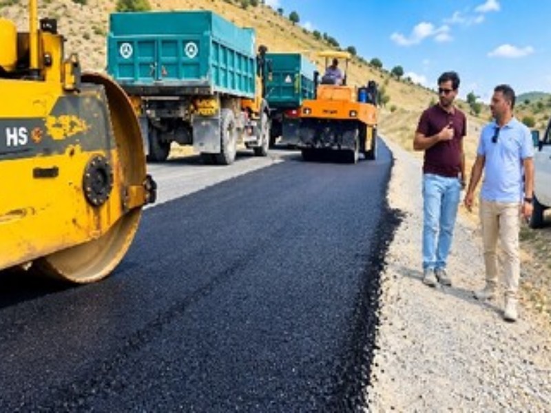 آسفالت بیش از ۶۲ هزار مترمربع از معابر ۱۲ روستای چرداول